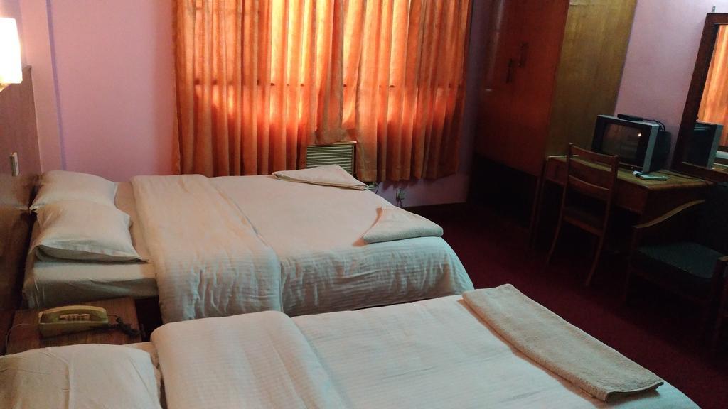 Tasi Dhargey Inn Kathmandu Exteriör bild
